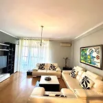 Apartamento Central Inn Home Tirana