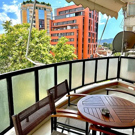 Central Inn Home Tirana 公寓 地拉那