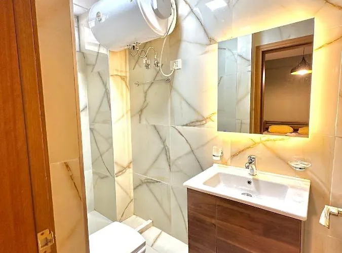 Central Inn Home Tirana