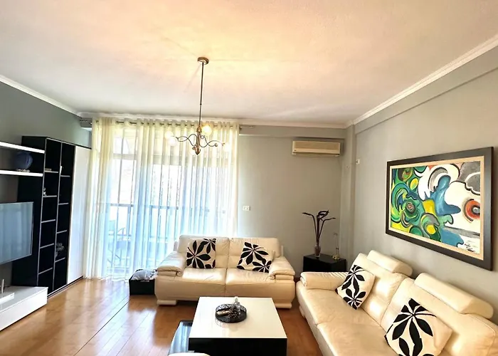 Apartment Central Inn Home Tirana