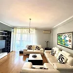 Central Inn Home Tirana Appartement *