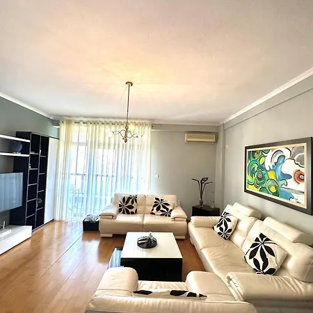 Central Inn Home Tirana アパート *